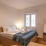 2bdr Bohemian Soho By Nw Budapest
