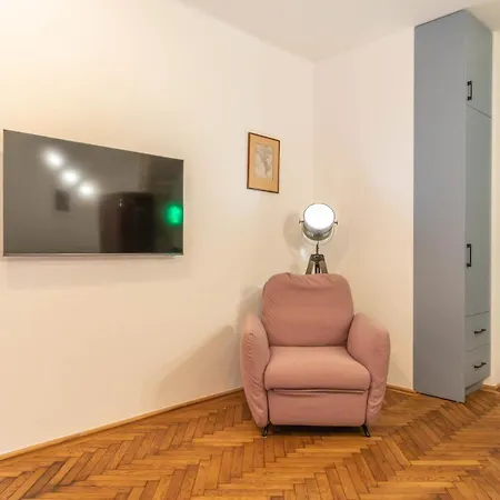 2bdr Bohemian Soho By Nw * Budapest