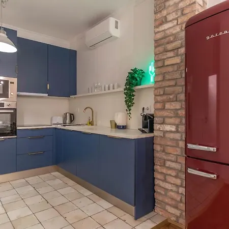 2bdr Bohemian Soho By Nw Budapest