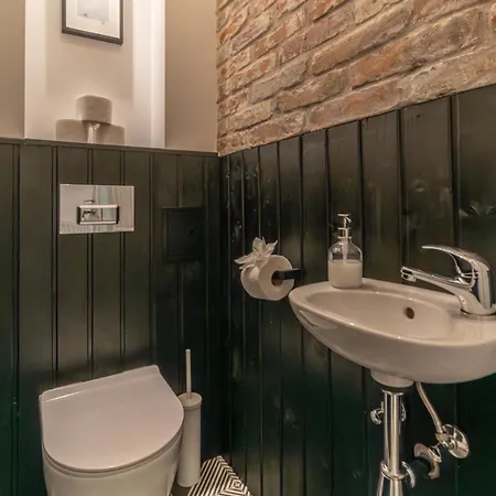 2bdr Bohemian Soho By Nw * Budapest