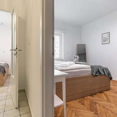 2bdr Bohemian Soho By Nw Budapest