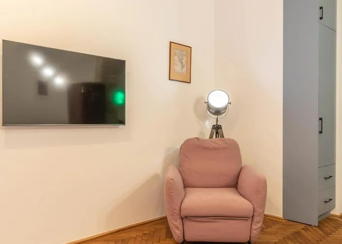 2bdr Bohemian Soho By Nw * Budapest