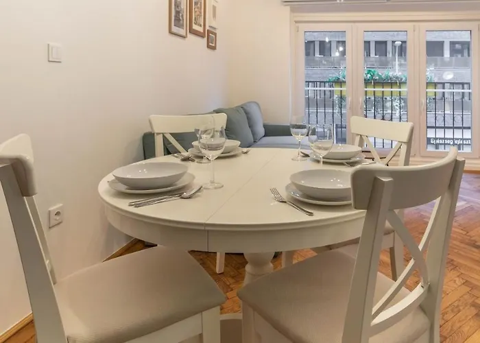 2bdr Bohemian Soho By Nw