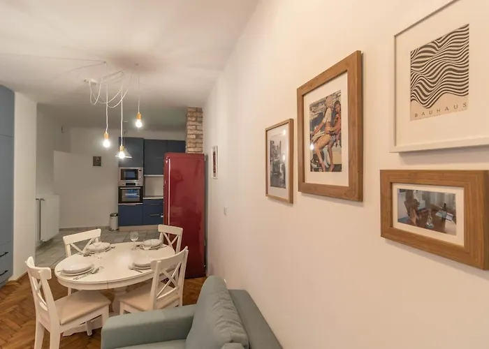 2bdr Bohemian Soho By Nw Budapest