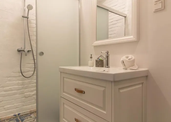 2bdr Bohemian Soho By Nw * Budapest