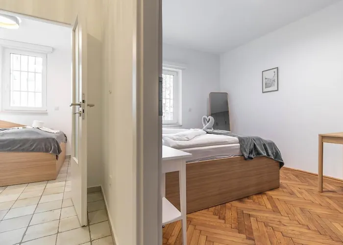 2bdr Bohemian Soho By Nw Budapest